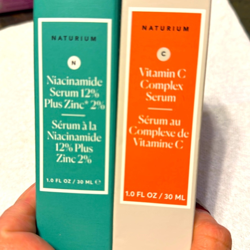BNIB Naturium Niacinamide and Vitamin C